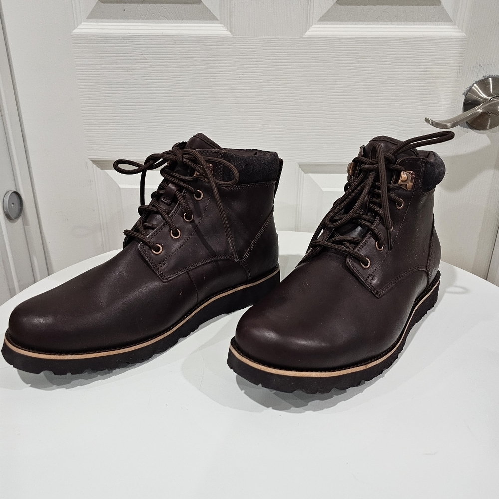 Ugg Seaton Brown Ankle Boots - image 4